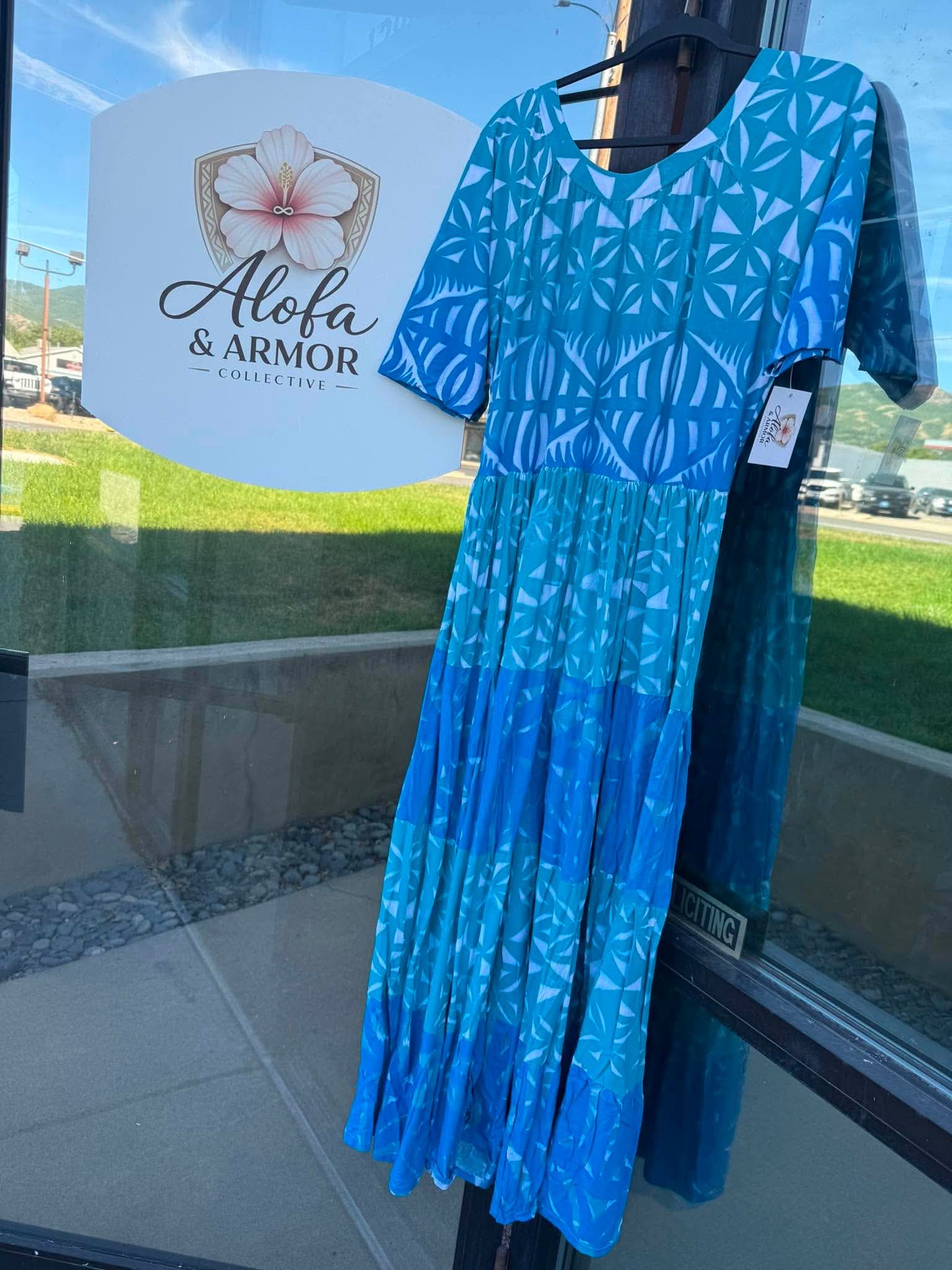 (Size 18) Island Bloom Tiered Maxi Dress – Sky Blue, Ocean Blue & White Tribal Print
