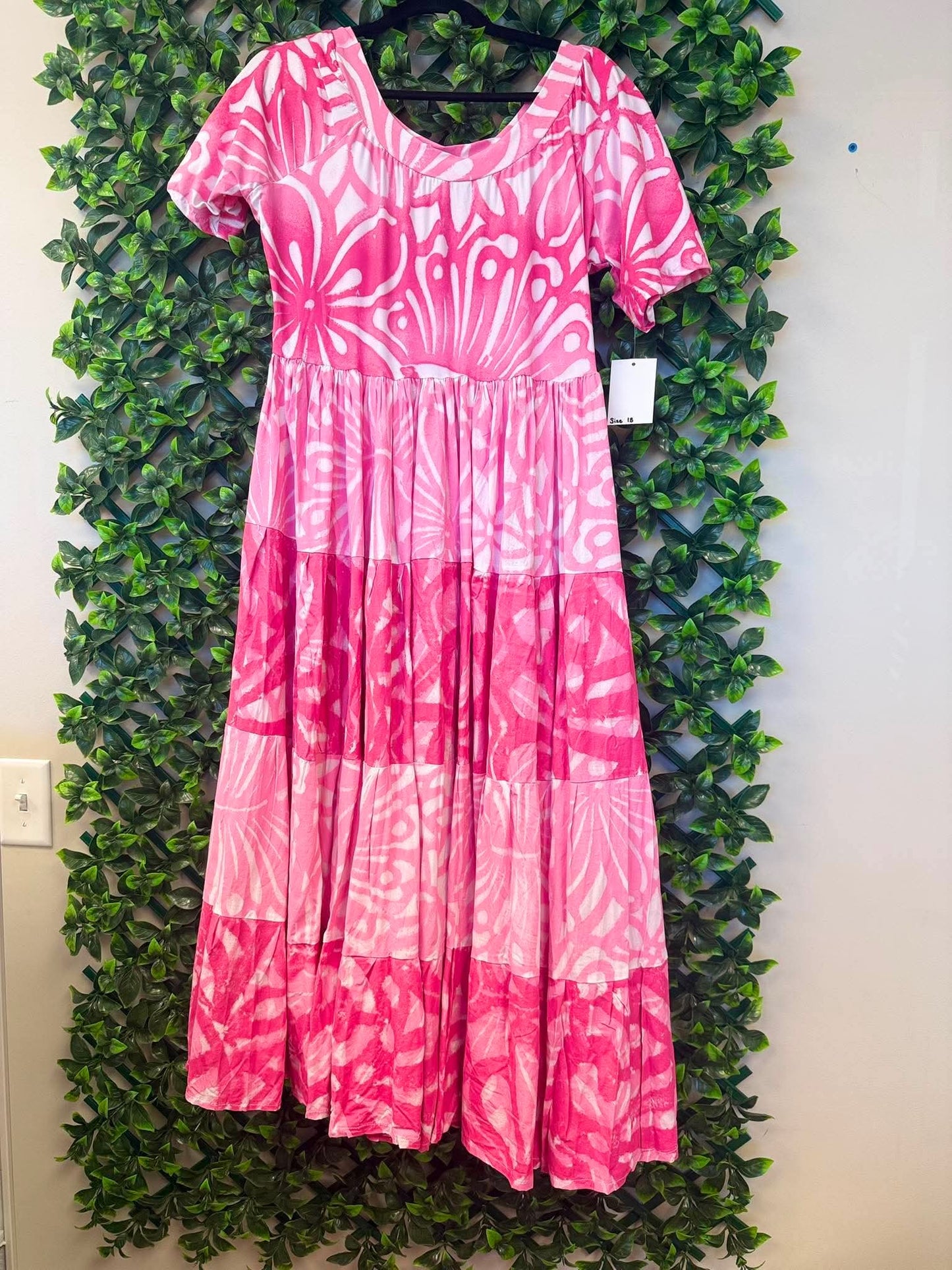 (Size 18) Lanu o le Alofa Dress: Hot Pink, Light Pink & White Tiered Tropical Print