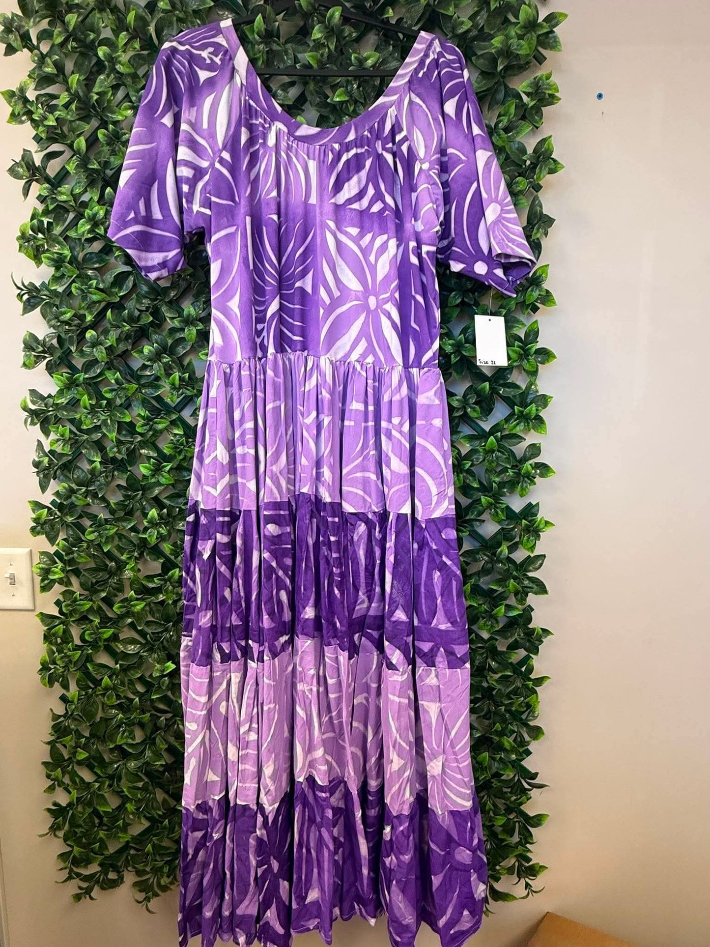 (Size 22) Lanu o le Alofa Dress: Dark Purple, Lavender & White Tiered Tropical Print