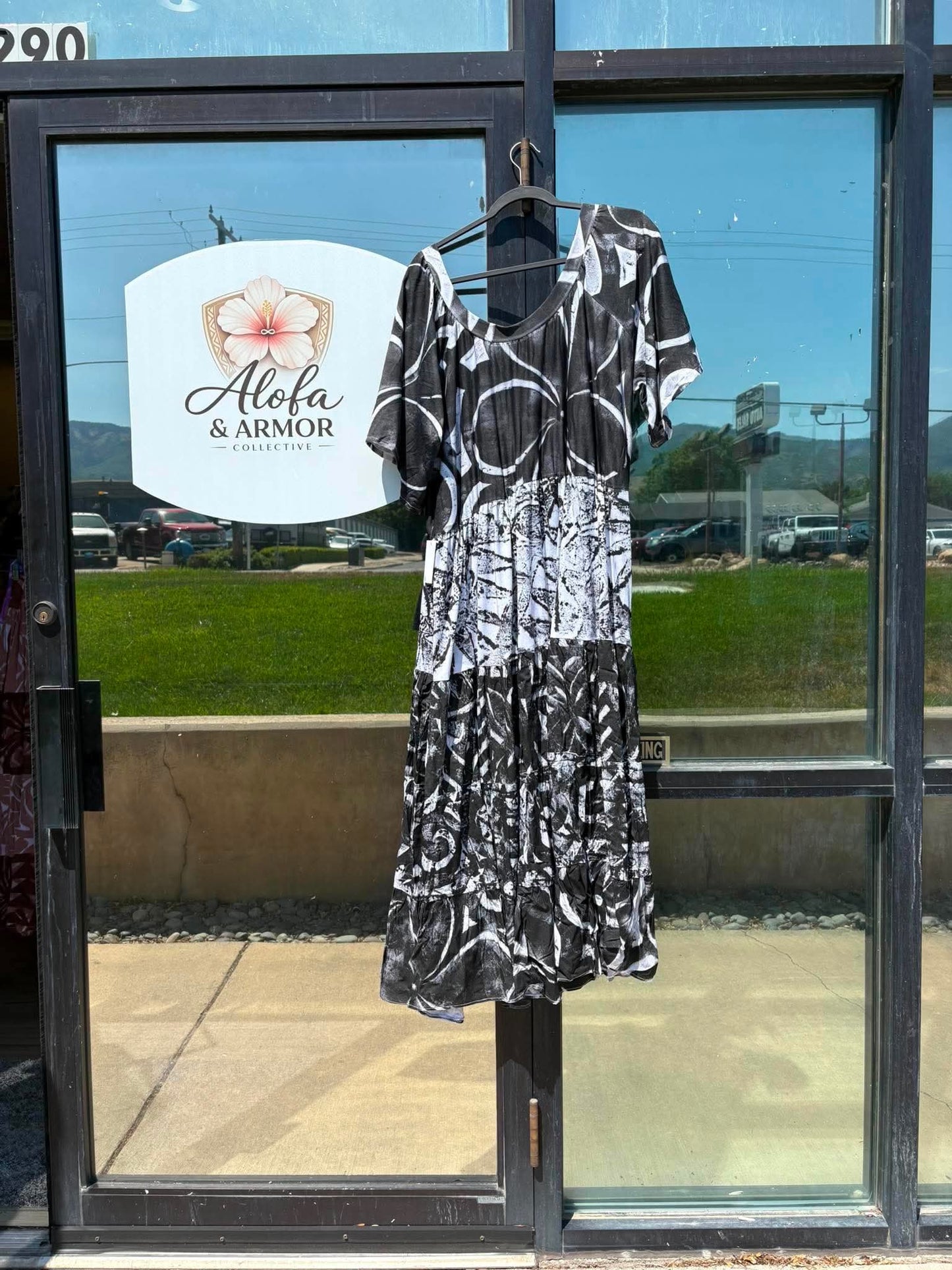 (Size 30) Island Bloom Tiered Maxi Dress – Black & White Mixed Motif Swirl Tribal Print