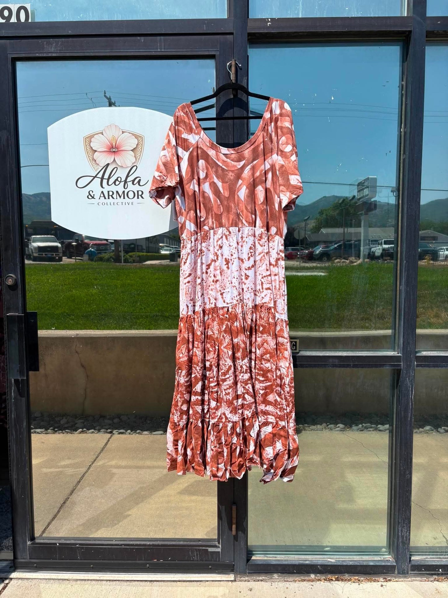 (Size 26) Island Bloom Tiered Maxi Dress – Terracotta Rust & White Organic Tribal Print