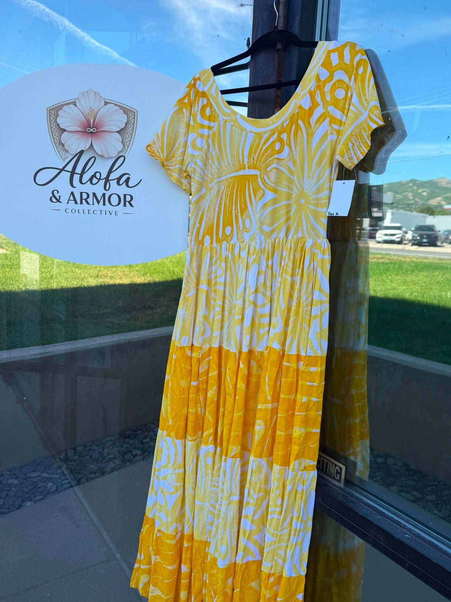 (Size 16) Island Bloom Tiered Maxi Dress – Yellow, Marigold & White Tribal Print