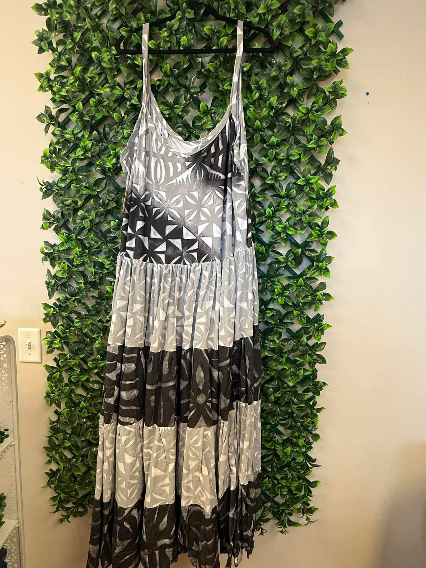 (Size 22) Island Breeze Layered Dress: Black, Grey & White Layered Tropical Print