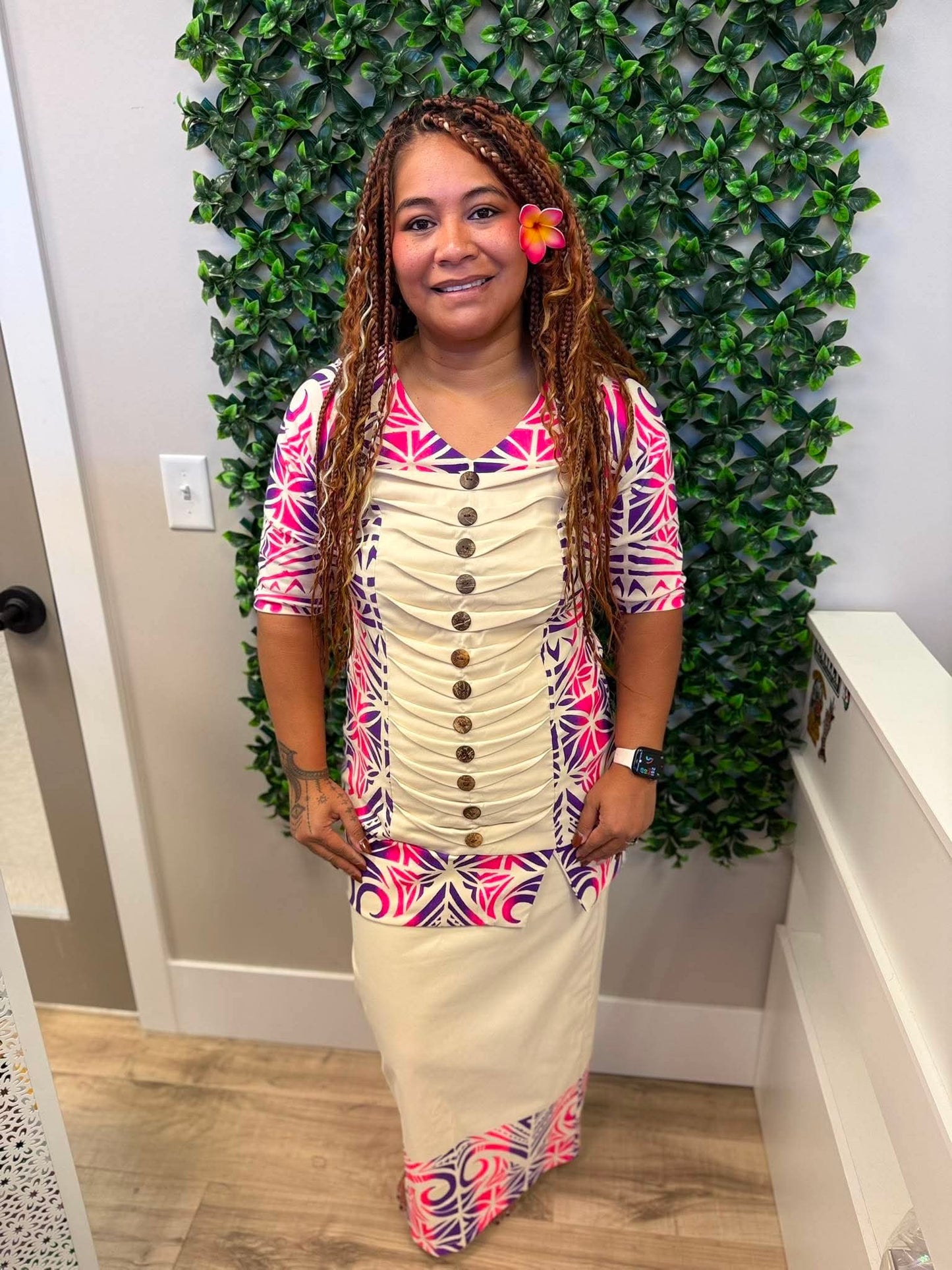 (Size 14) Le Lalalei Puletasi: The Beauty Collection – Cream, Pink & Purple Center Pleated Geometric