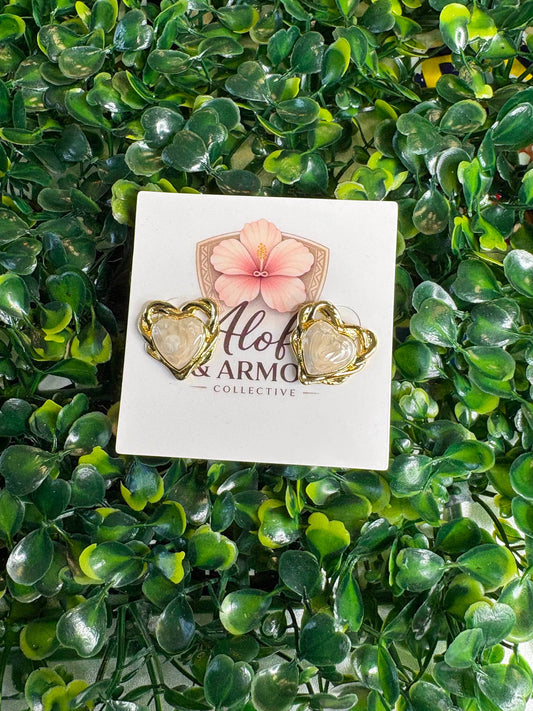 Tropical Luxe – High-Shine Gold & Iridescent Pearl Inlay Heart Stud Earrings