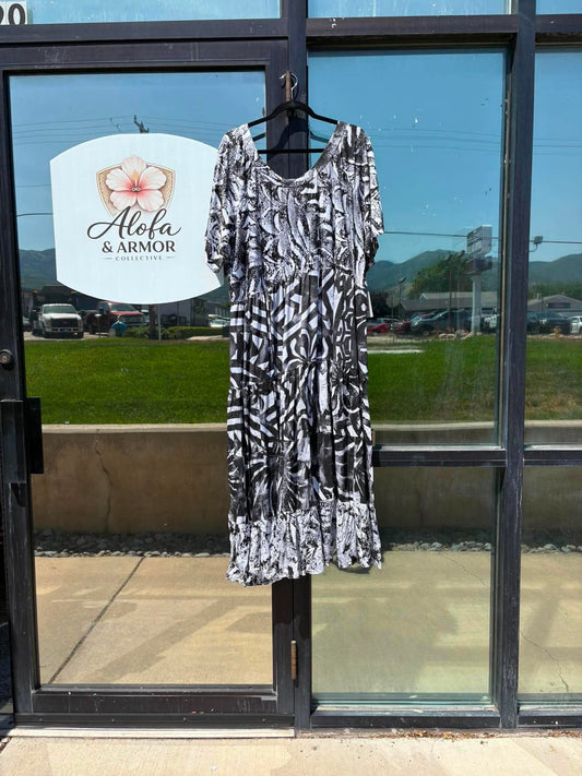 (Size 24) Island Bloom Tiered Maxi Dress – Black & White Mixed Motif Tribal Print