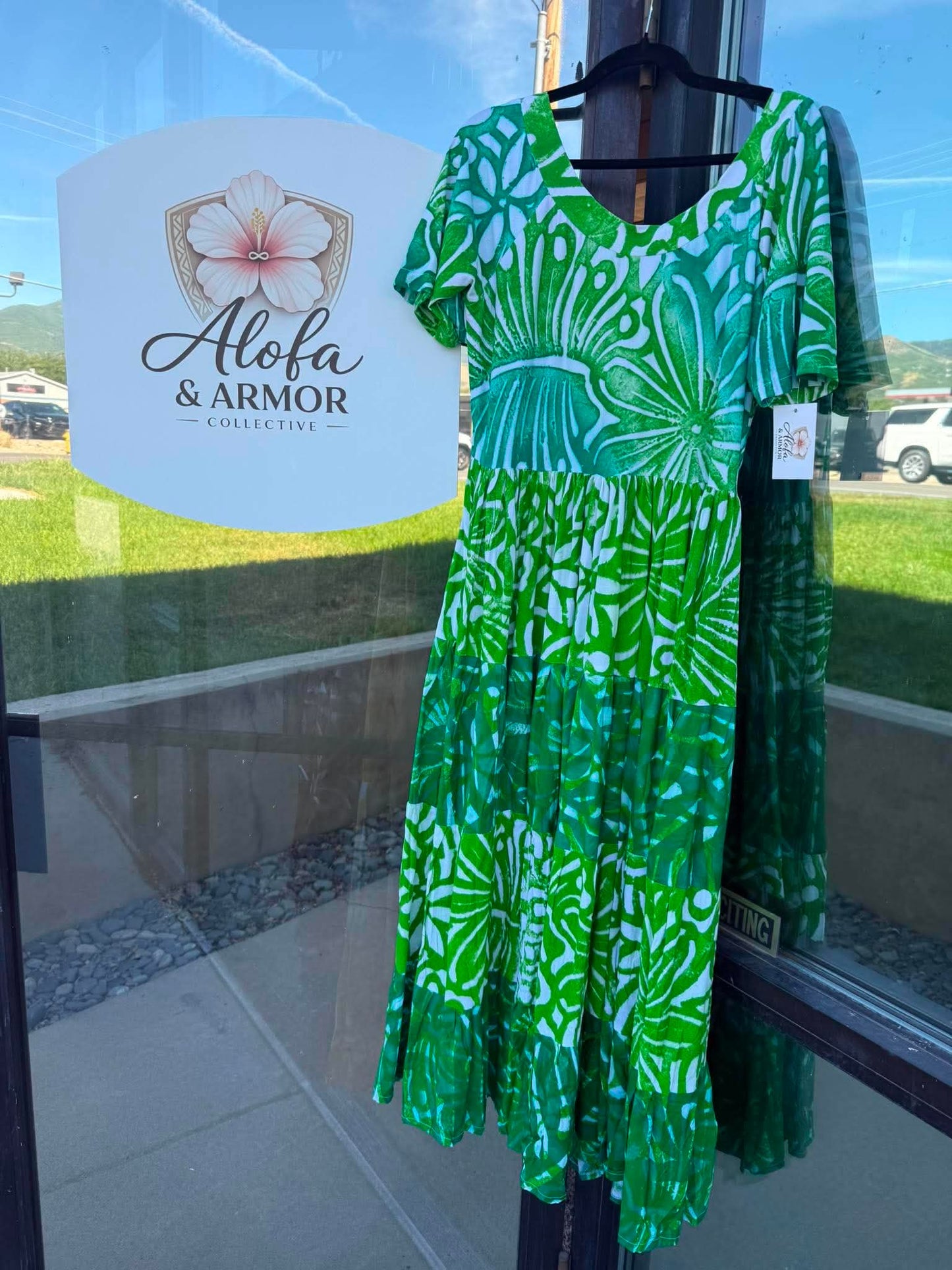 (Size 16) Island Bloom Tiered Maxi Dress – Lime Green, Forest Green & White Tribal Print