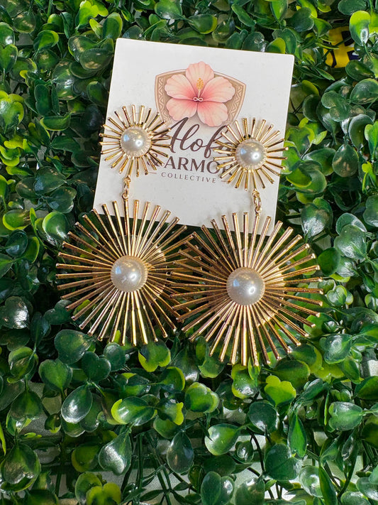 Tropical Luxe – Radiant Gold Sunburst & Faux Pearl Cascading Statement Drop Earrings