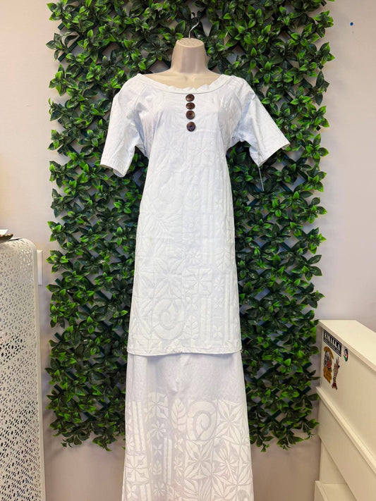 (Size 18) Pure Alofa White Puletasi Two-Piece Set: Button-Accent Scoop Neck Tunic & Mixed Tribal Print Maxi Skirt