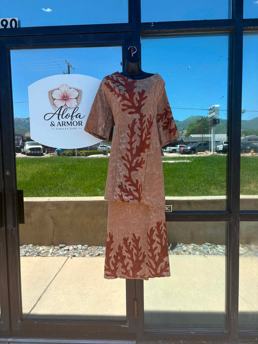 (Size 28) Le Lalelei Puletasi: The Beauty Collection – Chocolate with Brown Branch Motifs