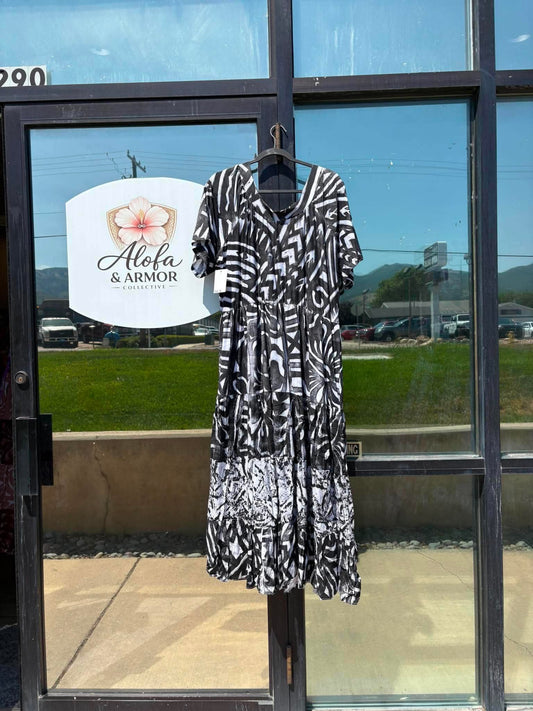 (Size 24) Island Bloom Tiered Maxi Dress – Black & White Mixed Motif Tribal Print