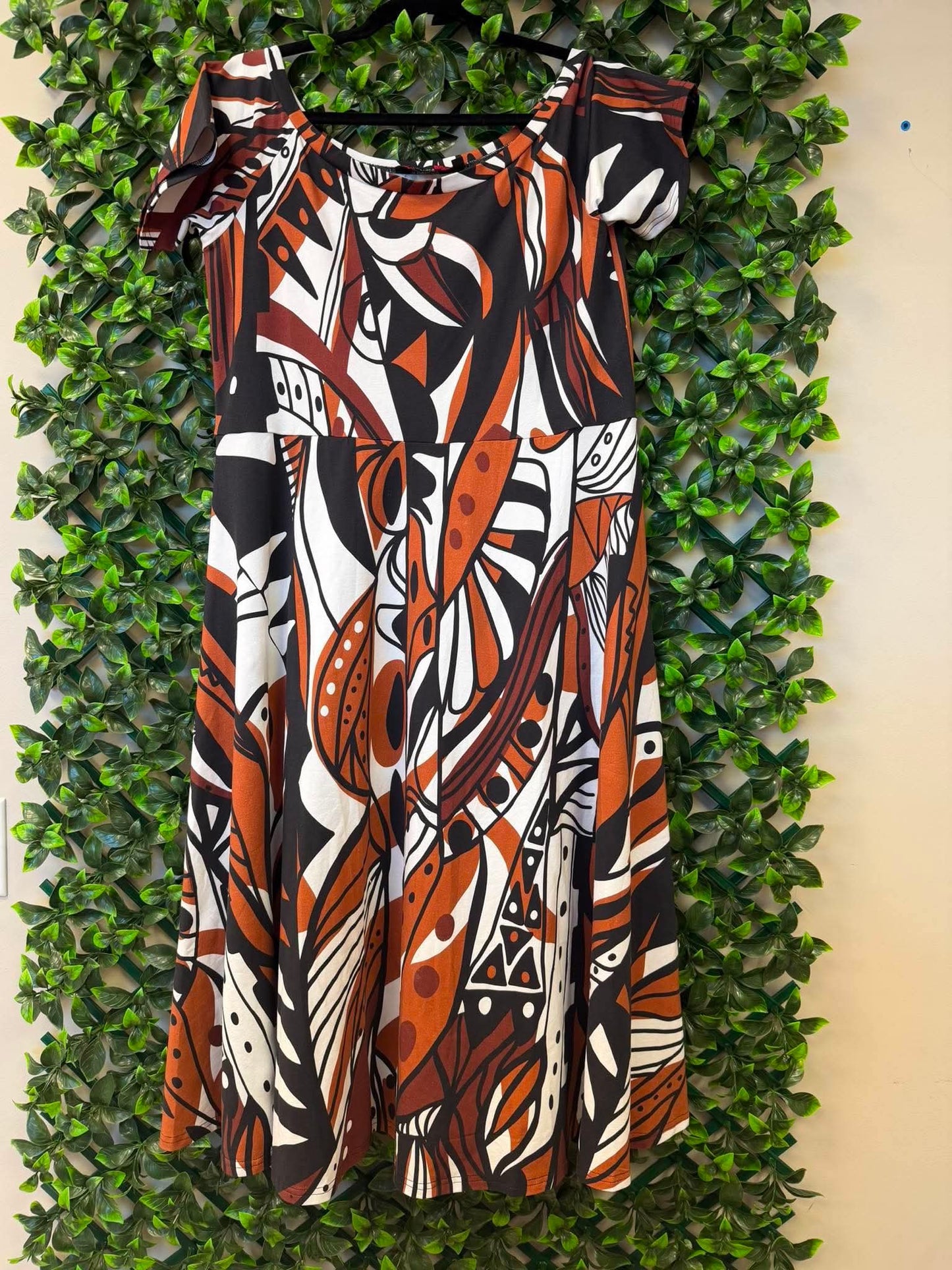 Pualele Flaired Dress – Rust Brown, Black & White Abstract Motif