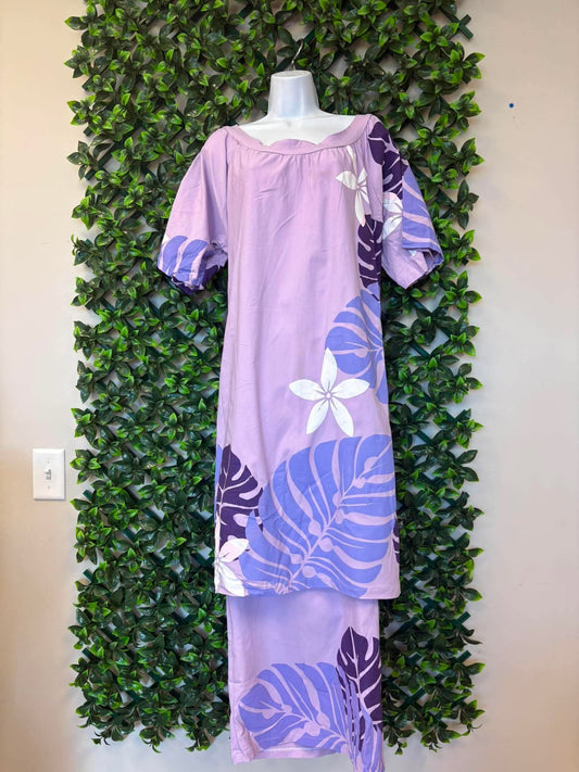 (Size 26) Le Lalalei Puletasi: The Beauty Collection – Lavender Purple, Violet & White Floral Accent Tribal Print