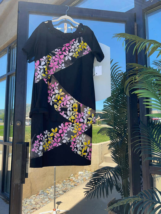 (Size 16) Le Lalalei Puletasi: The Beauty Collection – Black with Pink, Yellow & White Floral Tribal Print