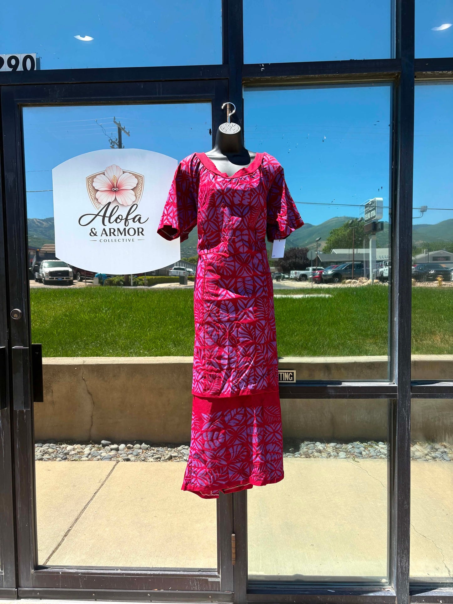 (Size 20) Le Lalelei Puletasi: The Beauty Collection – Deep Magenta & Dusty Purple