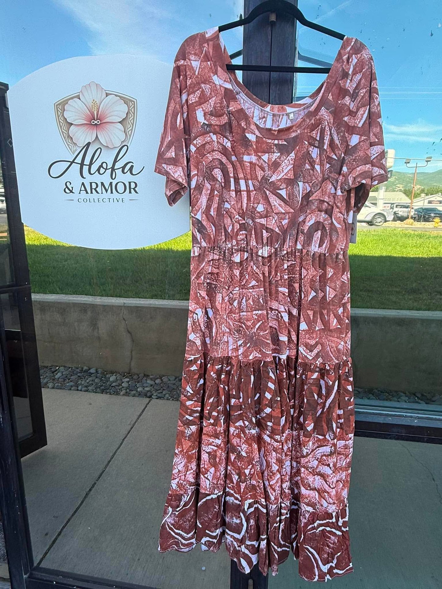 (Size 18) Island Bloom Tiered Maxi Dress – Chocolate, White & Chestnut Tribal Print