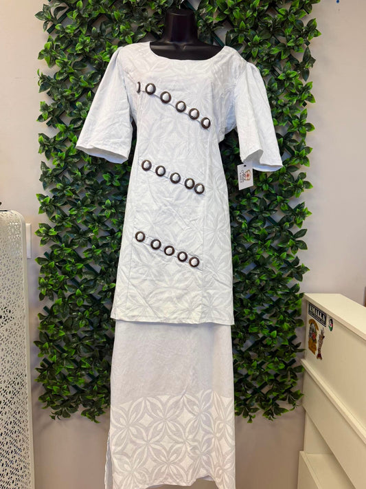 (Size 20) Pure Alofa White Puletasi Two-Piece Set: Diagonal Button-Accent Scoop Neck Tunic & Overlapping Petal Print Maxi Skirt