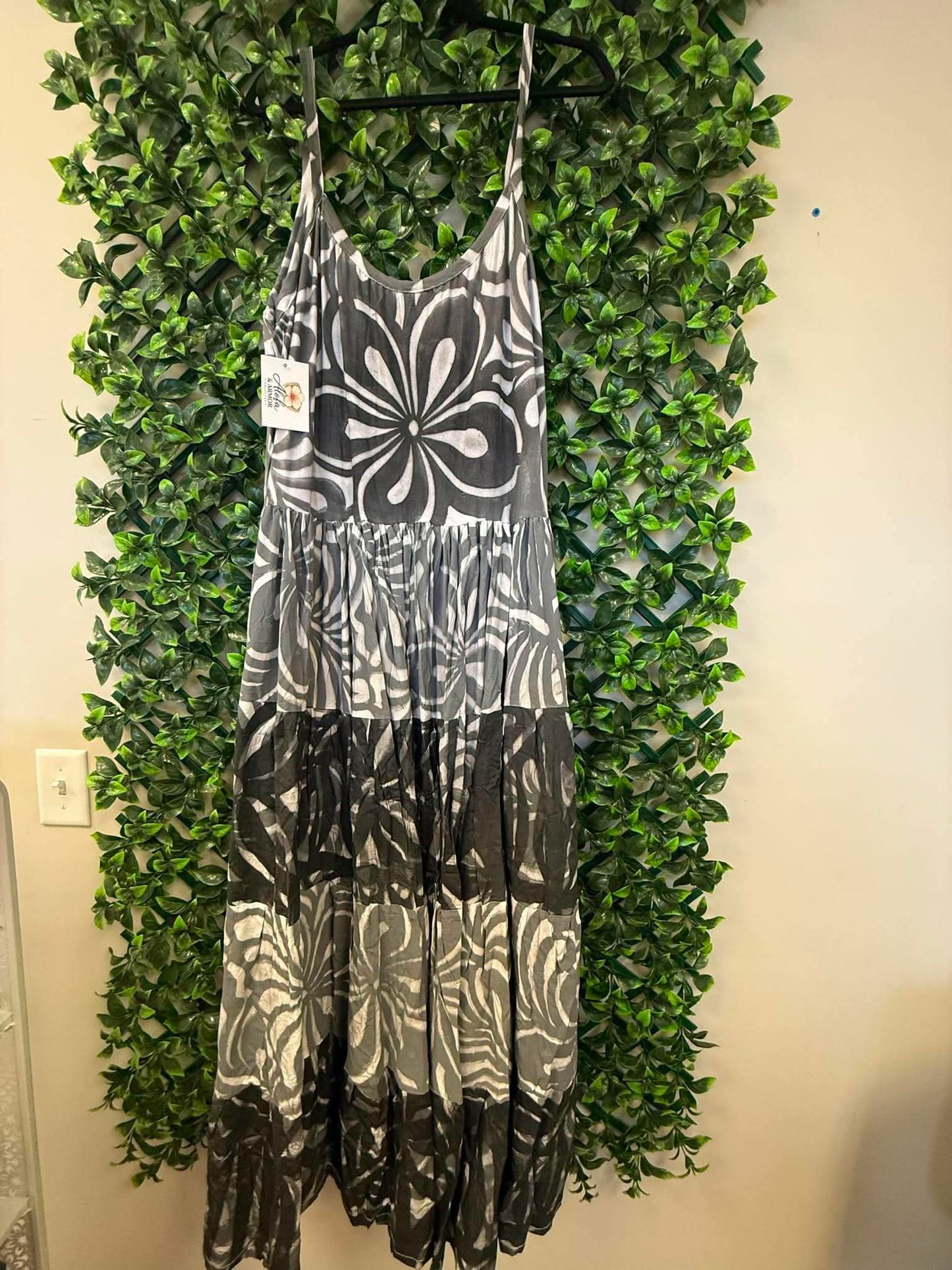 (Size 18) Island Breeze Layered Dress: Black, Grey & White Layered Tropical Print