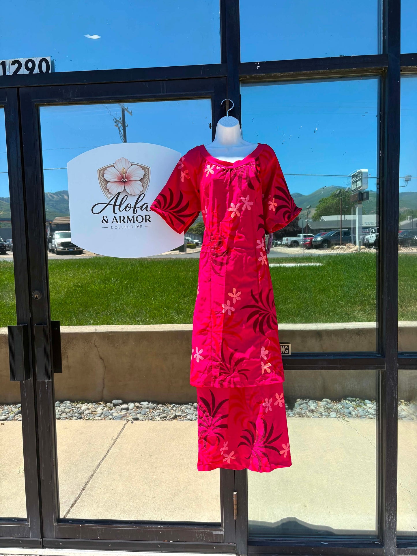 (Size 22) Le Lalelei Puletasi: The Beauty Collection – Magenta Purple with Plum & Soft Pink Accents