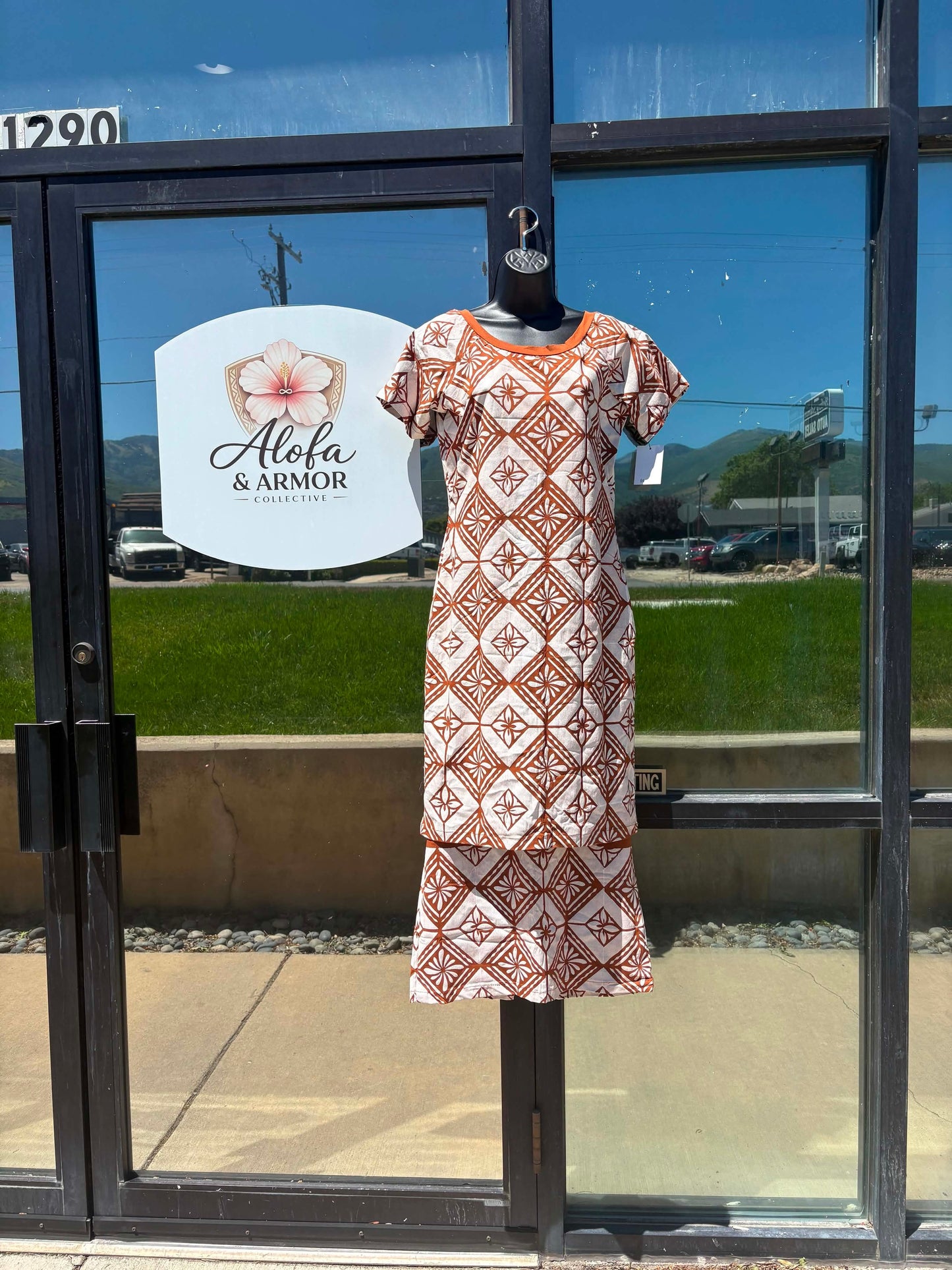 (Size 16) Le Lalelei Puletasi: The Beauty Collection – Terracotta & White