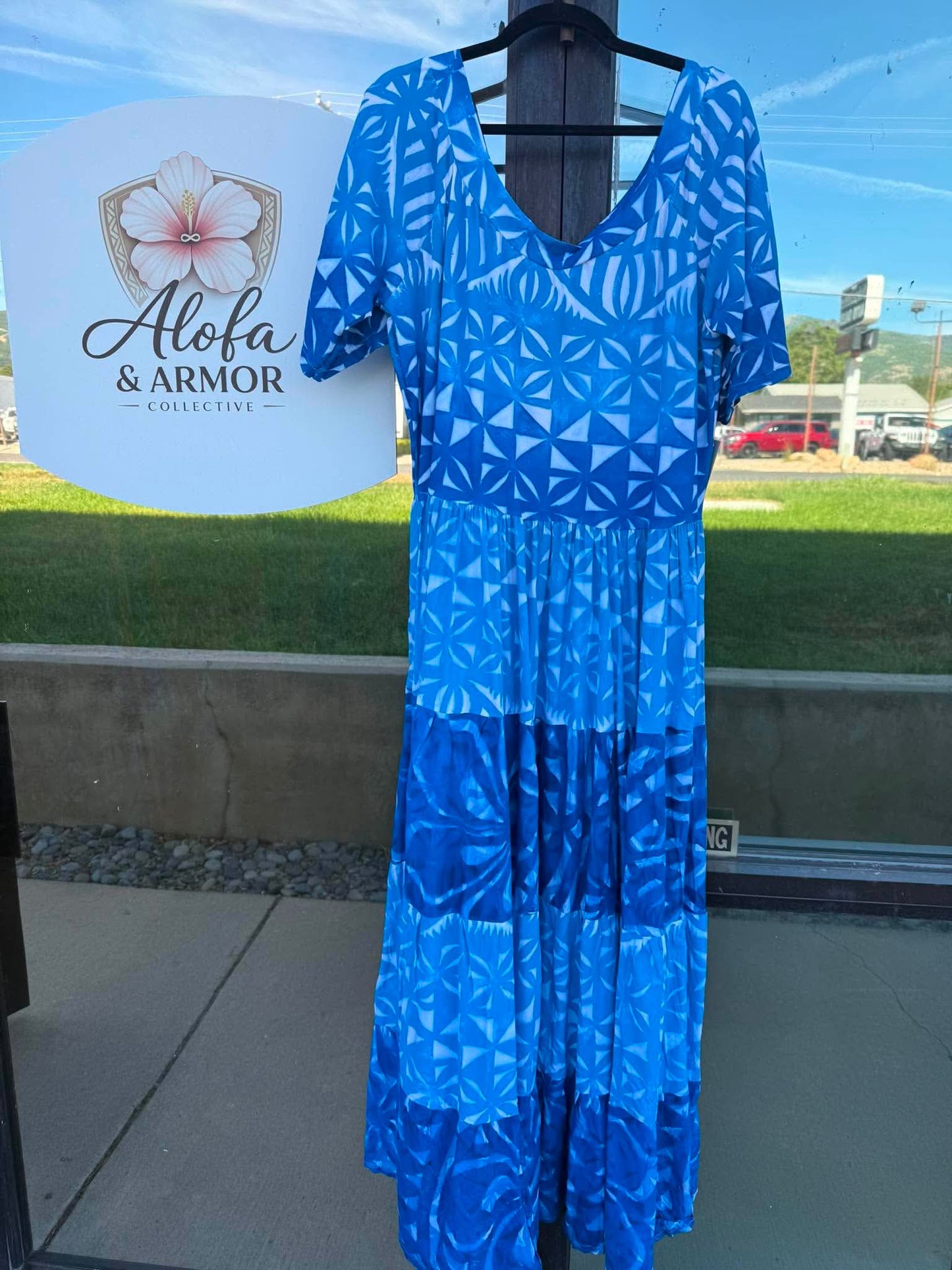 (Size 20) Island Bloom Tiered Maxi Dress – Royal Blue & Ocean Blue Geometric Floral Tribal Print