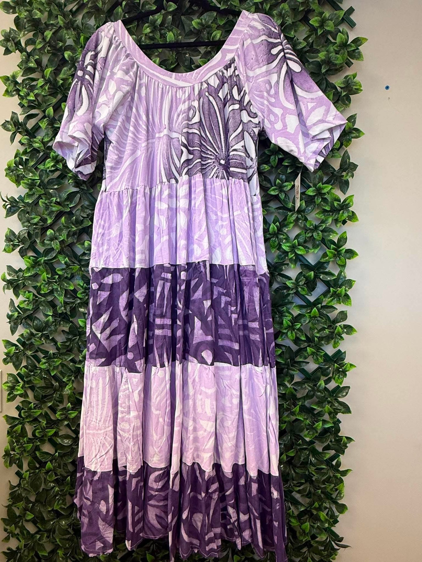 (Size 24) Lanu o le Alofa Dress: Dark Purple, Lavender & White Tiered Tropical Print