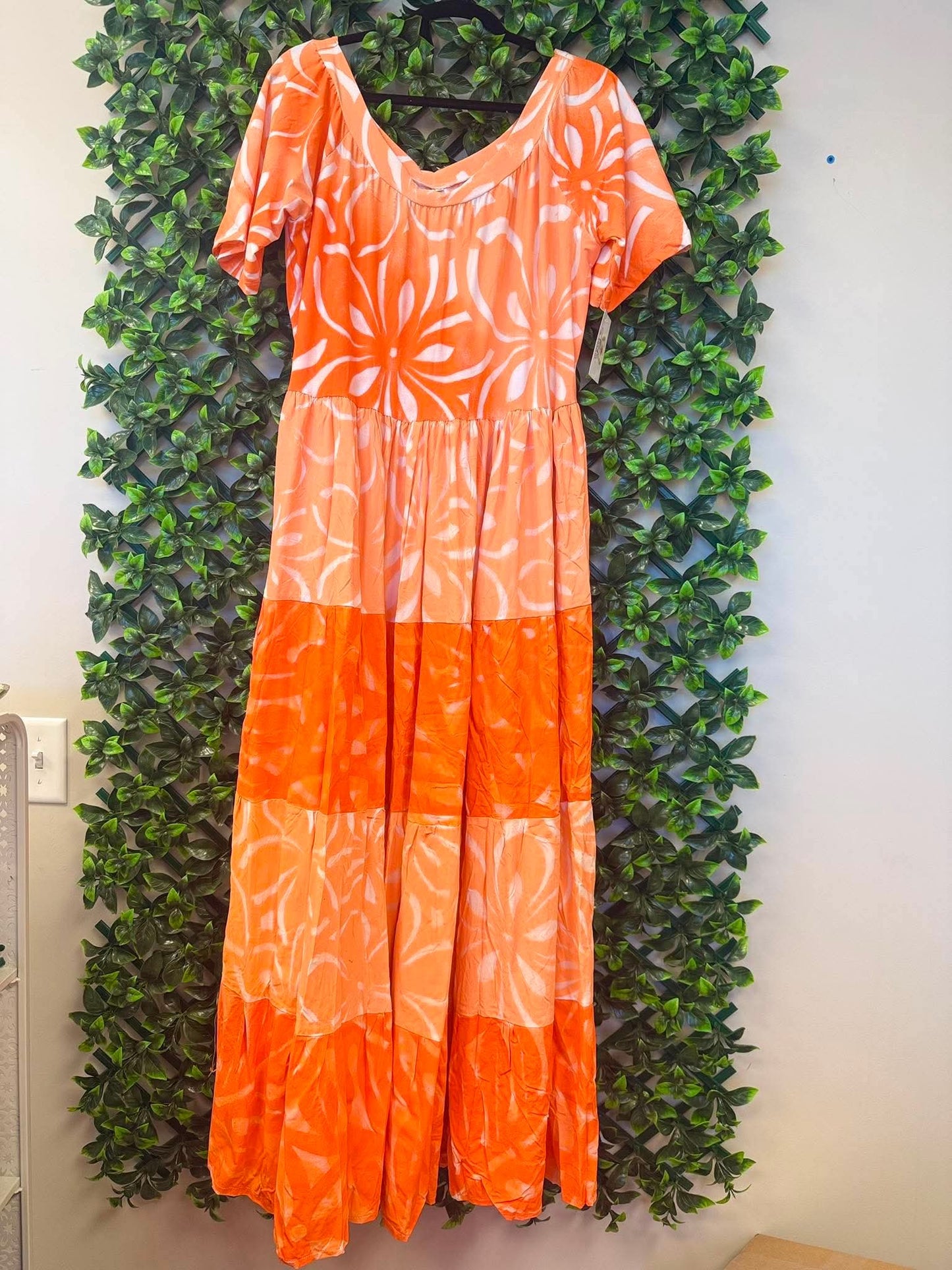 (Size 18) Lanu o le Alofa Dress: Orange, Peach & White Tiered Tropical Print