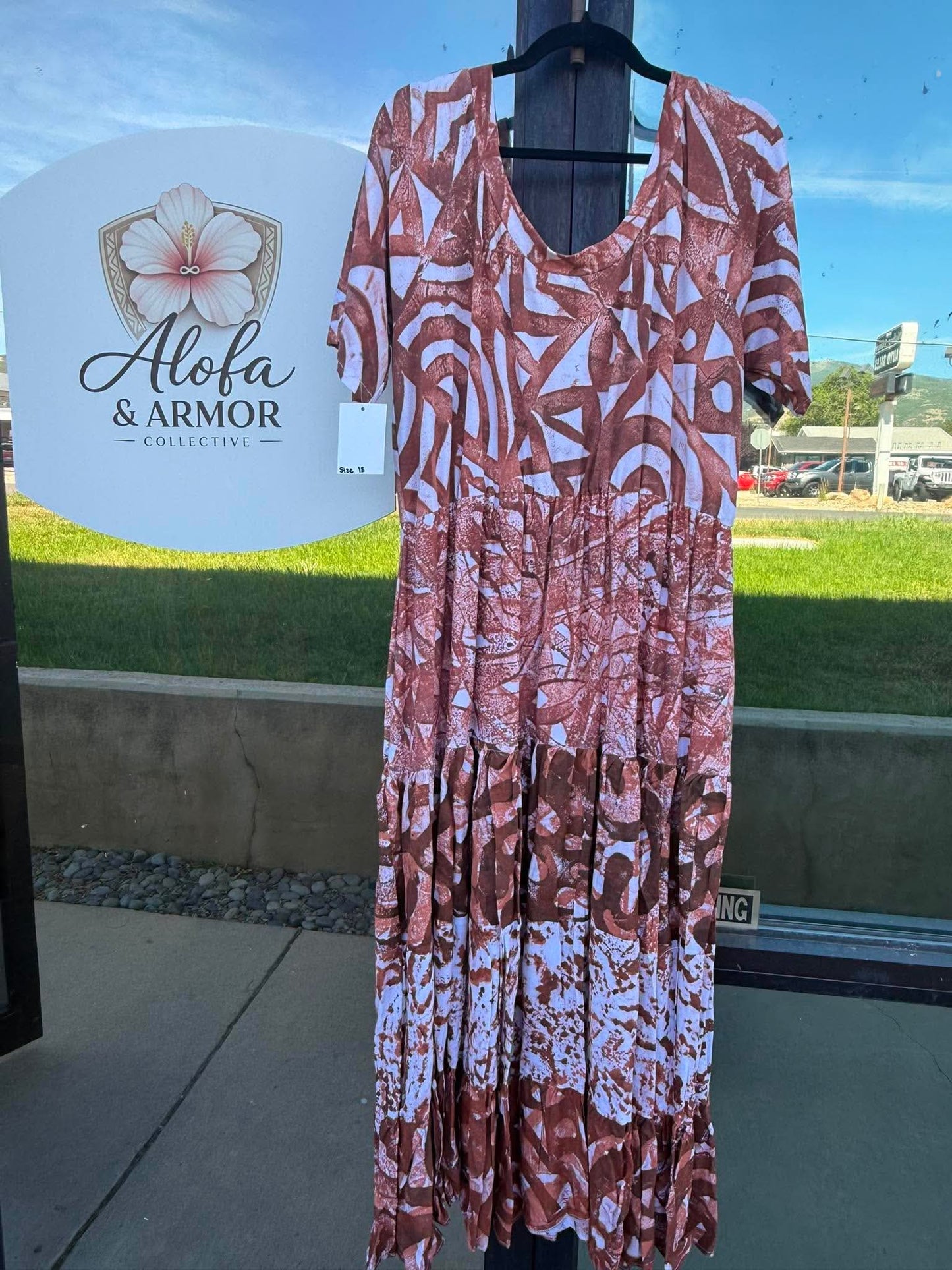 (Size 18) Island Bloom Tiered Maxi Dress – Terracotta, Dark Brown & White Linear Tribal Print